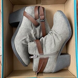 Women's Gray and Brown Ankle Boots